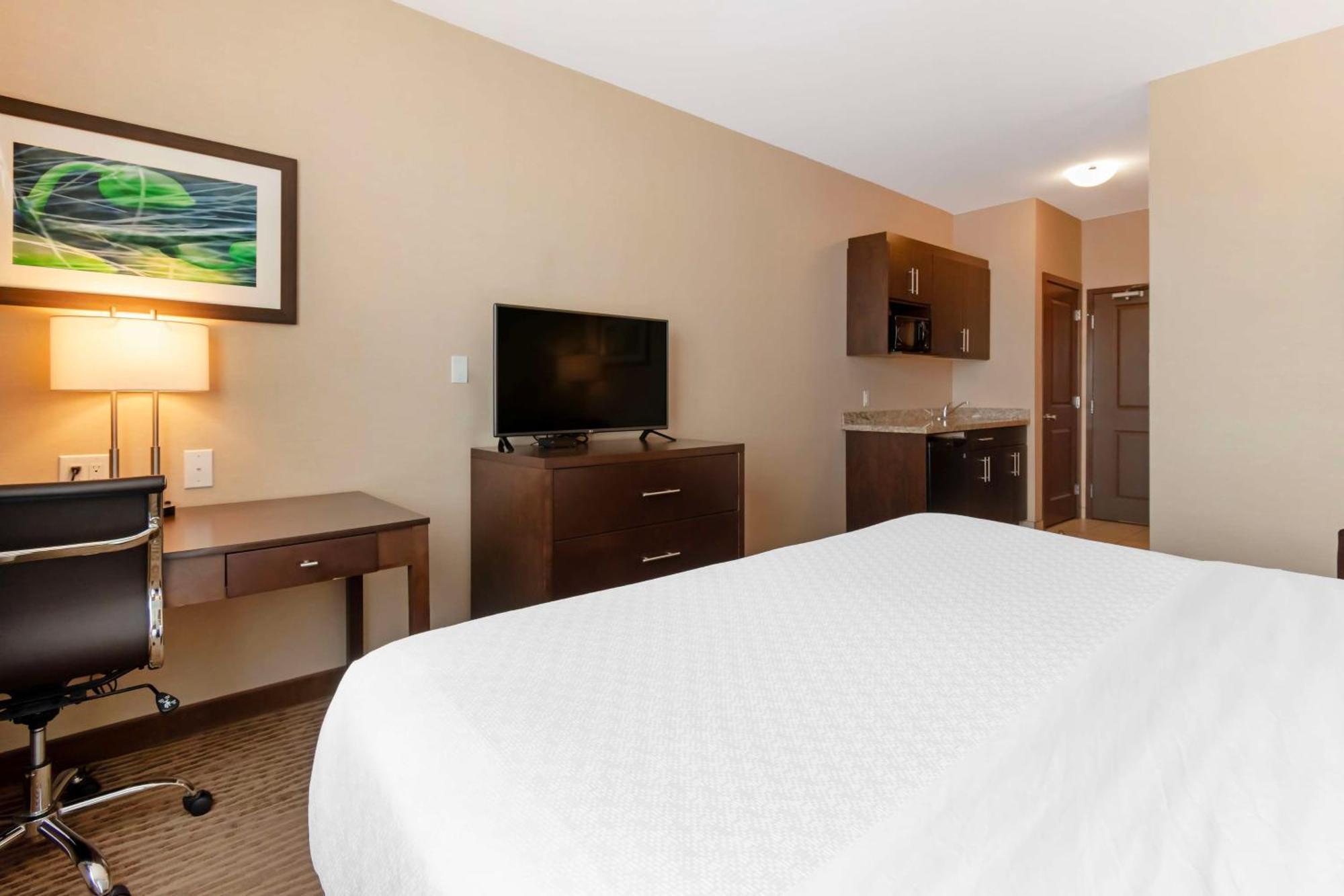 Best Western Plus Moosomin Hotel Экстерьер фото